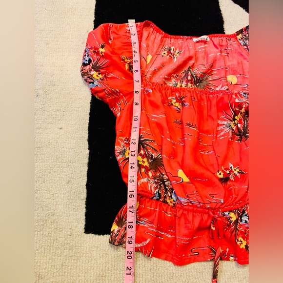 NWOT Reformation Beach Print cropped top. Xsmall. - Picture 11 of 11